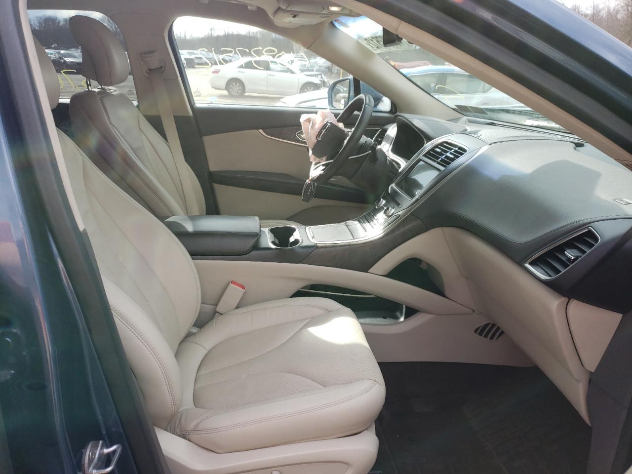 Photo 5 from auction – 2018 LINCOLN MKX RESERV with VIN 2LMPJ8LR5JBL13856