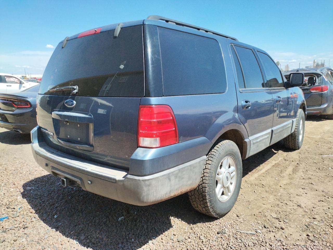 Photo 4 from auction – 2005 FORD EXPEDITION with VIN 1FMPU15555LB03137