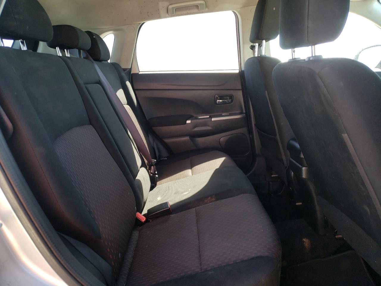 Photo 6 from auction – 2019 MITSUBISHI OUTLANDER with VIN JA4AP4AU8KU011844