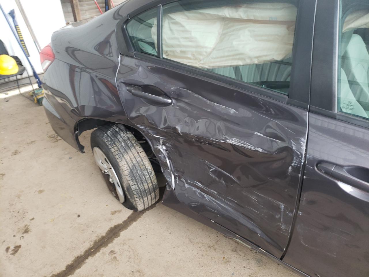Photo 9 from auction – 2015 HONDA CIVIC LX with VIN 19XFB2F51FE271488