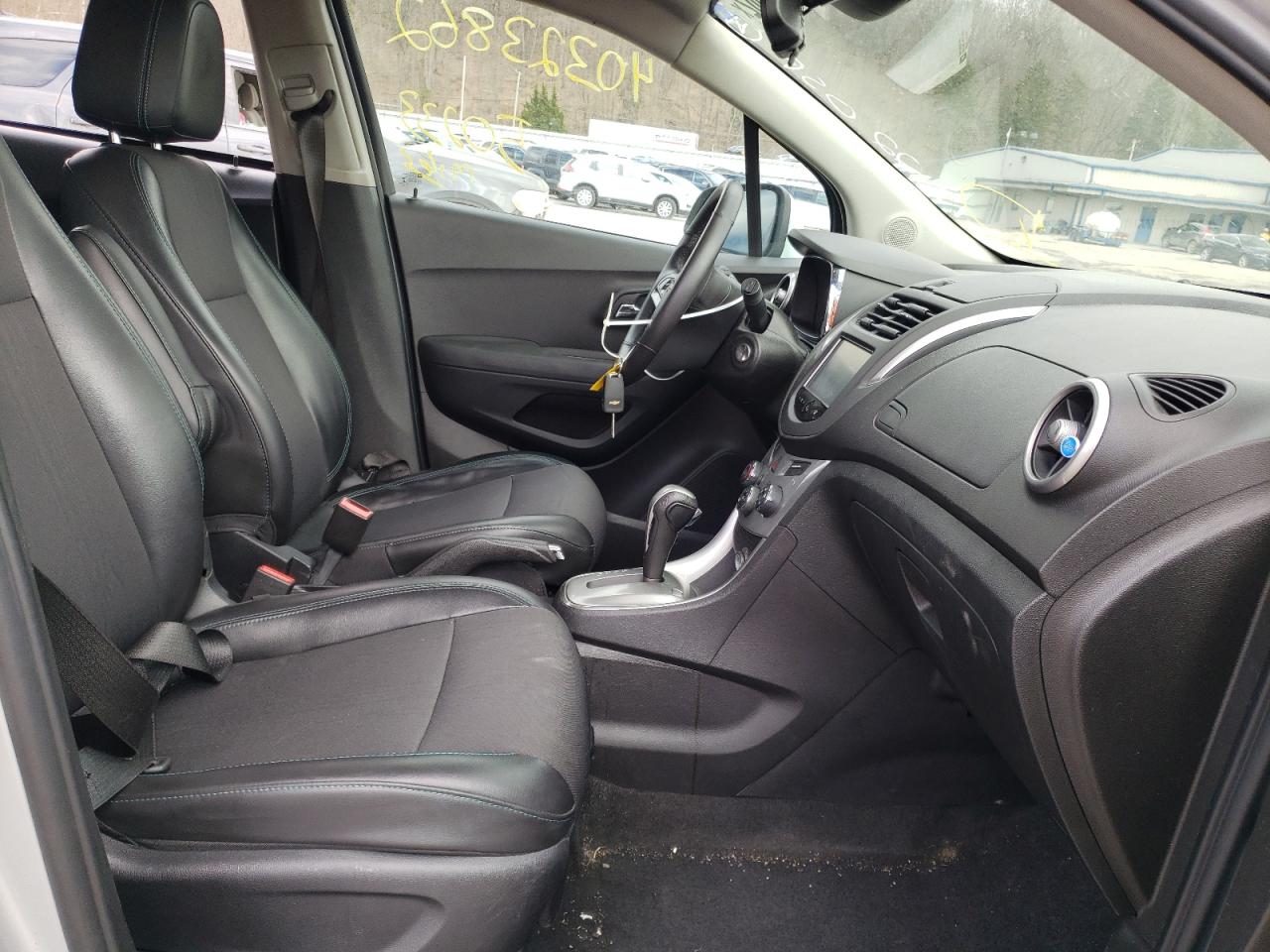 Photo 5 from auction – 2016 CHEVROLET TRAX 1LT with VIN 3GNCJLSB8GL273606