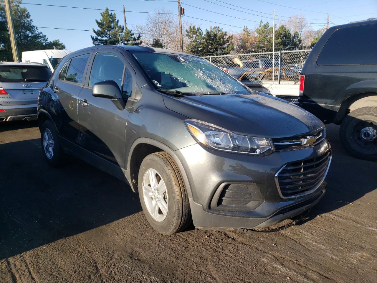 CHEVROLET TRAX LS 2019 with VIN 3GNCJKSB3KL374409 - Photo from auction
