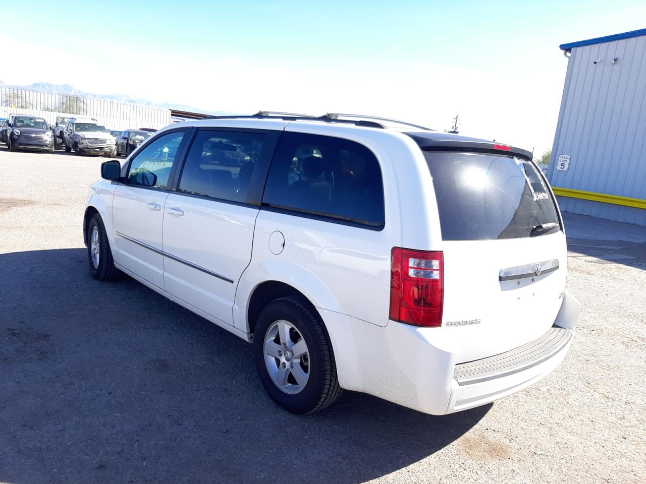 Photo 3 from auction – 2010 DODGE GRAND CARA with VIN 2D4RN5D18AR140218