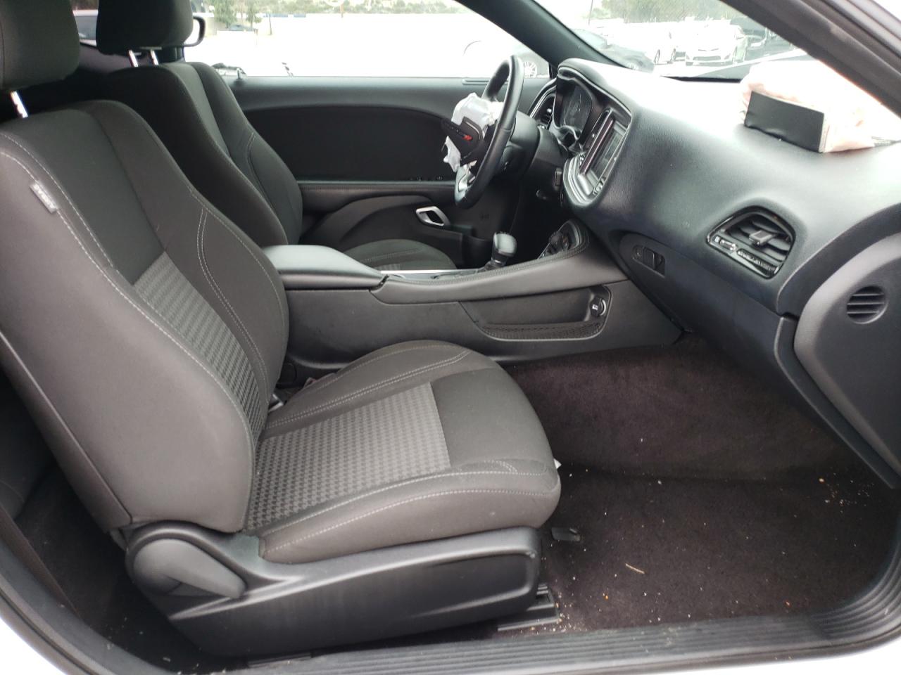 Photo 5 from auction – 2018 DODGE CHALLENGER with VIN 2C3CDZAG9JH153026