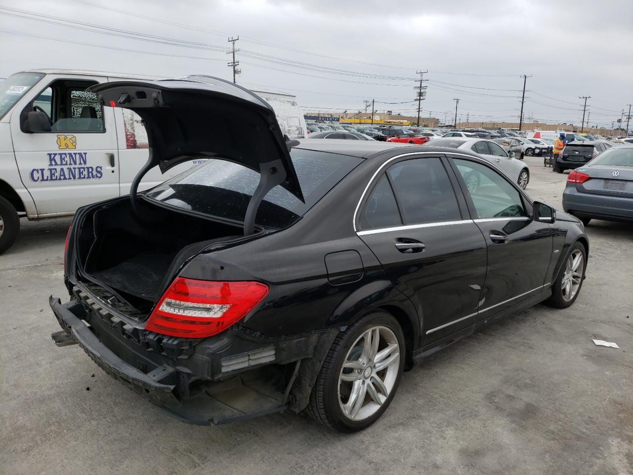 Photo 4 from auction – 2012 MERCEDES-BENZ C 250 with VIN WDDGF4HB3CA644588