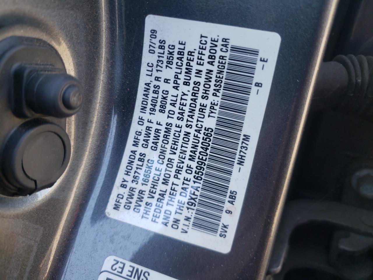 Photo 10 from auction – 2009 HONDA CIVIC LX with VIN 19XFA16599E040565