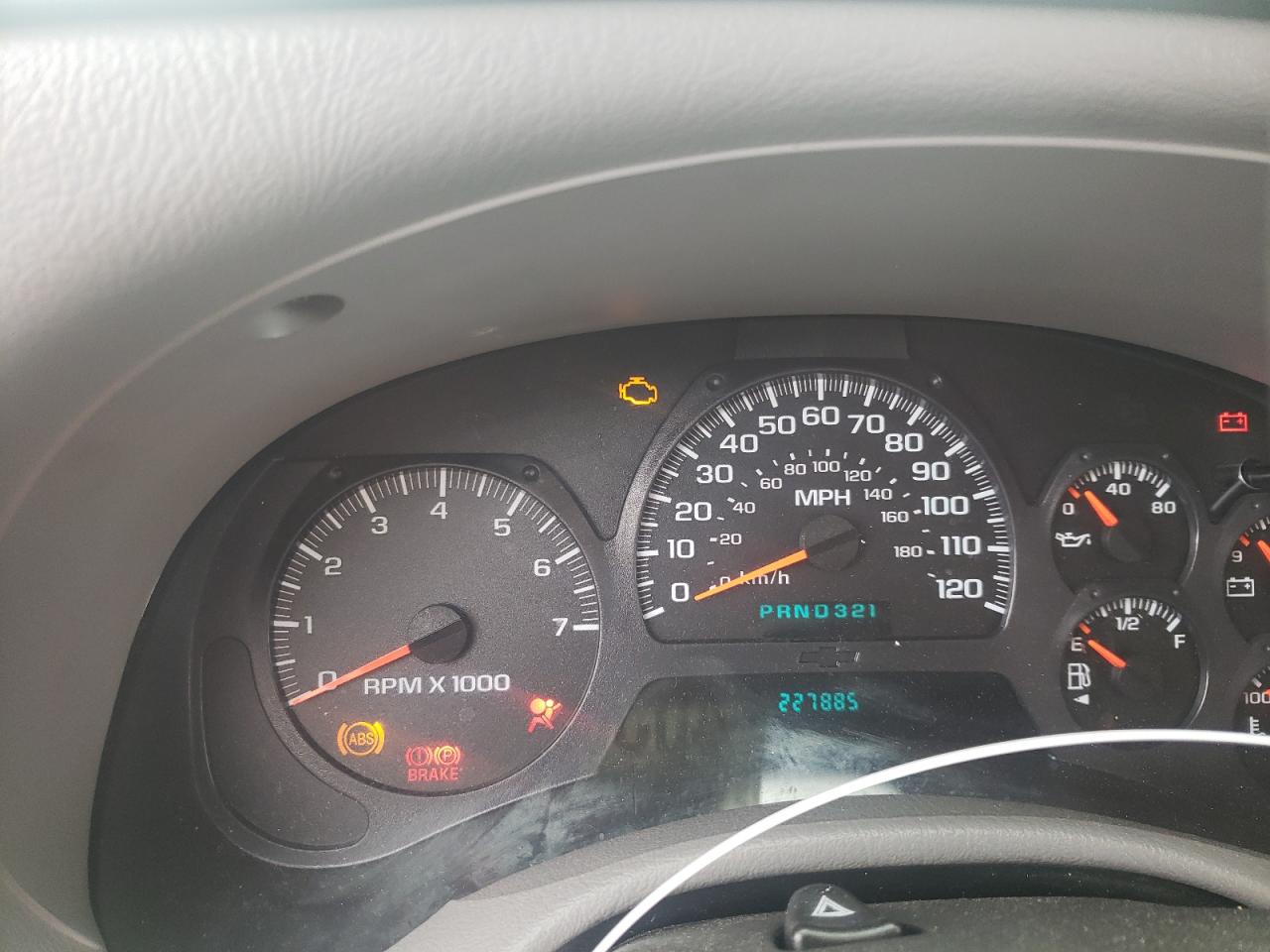 Photo 8 from auction – 2005 CHEVROLET TRAILBLAZE with VIN 1GNDS13S352144384