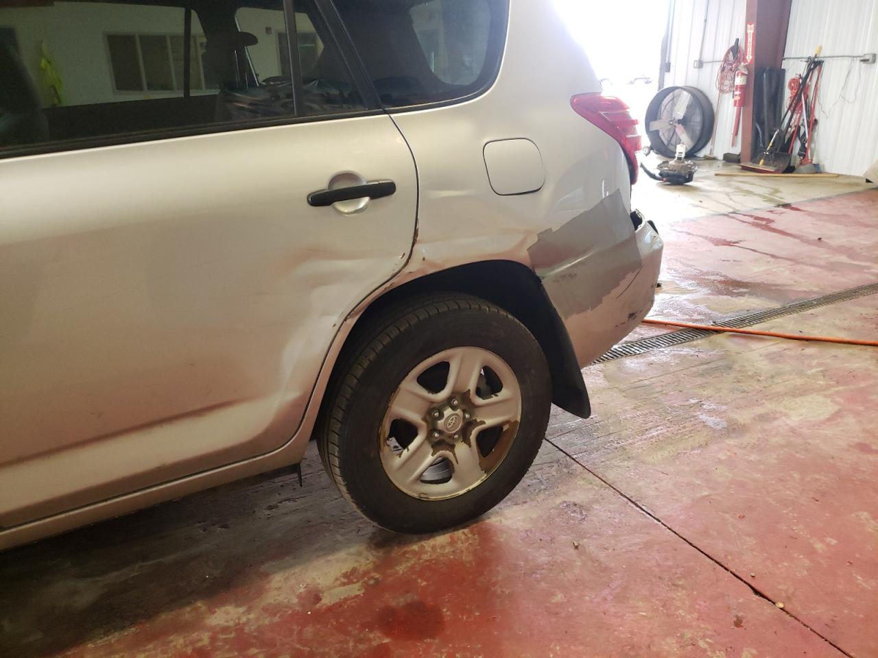 Photo 9 from auction – 2010 TOYOTA RAV4 with VIN 2T3ZF4DV1AW025652