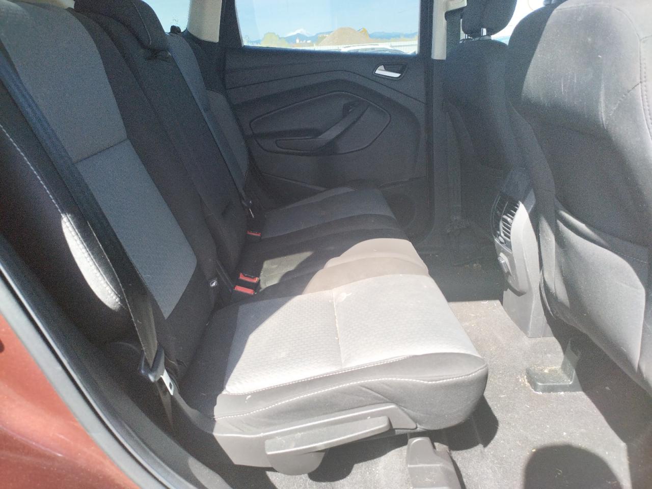 صورة رقم 6 من المزاد - 2018 FORD ESCAPE SE مع VIN 1FMCU0GD3JUC11676