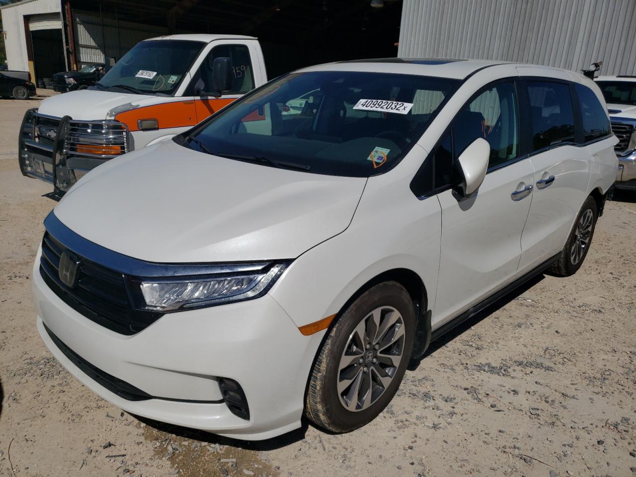 Photo 2 from auction – 2021 HONDA ODYSSEY EX with VIN 5FNRL6H76MB037760