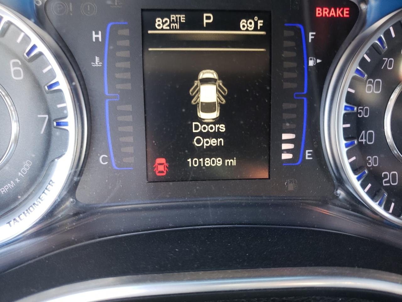 Photo 8 from auction – 2016 CHRYSLER 200 LIMITE with VIN 1C3CCCAB8GN136691