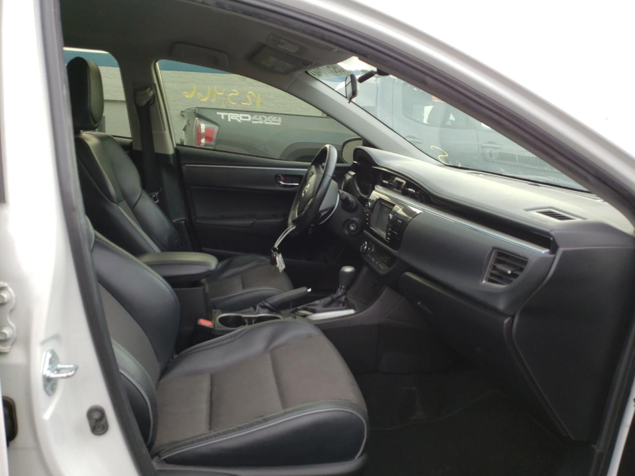 Photo 5 from auction – 2016 TOYOTA COROLLA L with VIN 5YFBURHE2GP479538