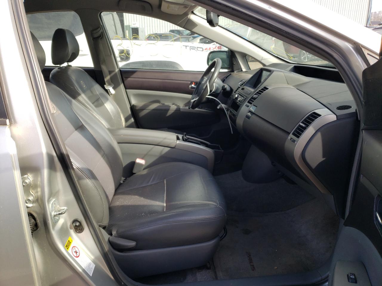 Photo 5 from auction – 2004 TOYOTA PRIUS with VIN JTDKB20U140098494