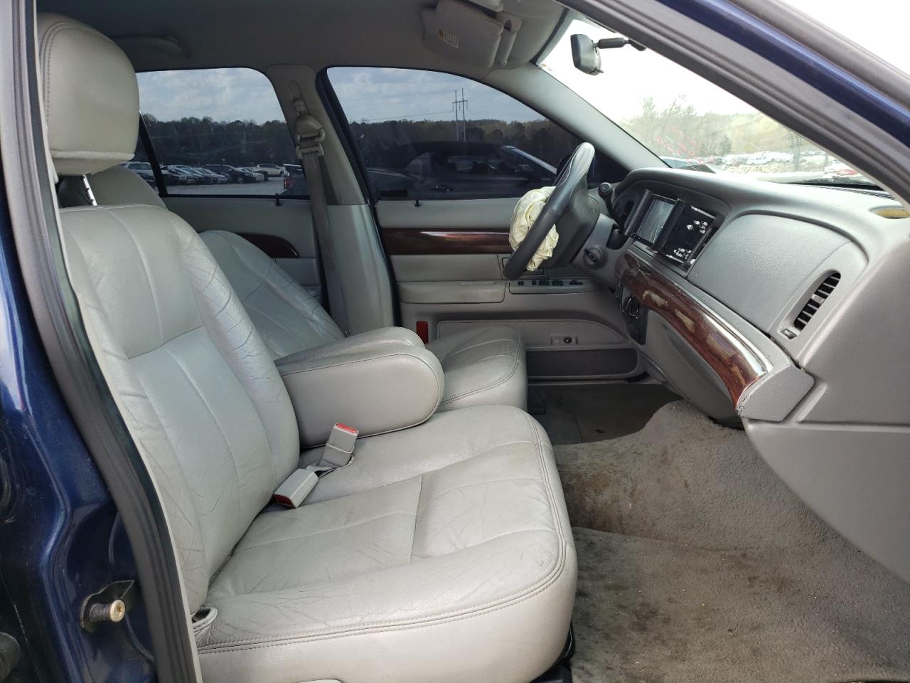 Photo 5 from auction – 2004 MERCURY GRAND MARQ with VIN 2MEFM74W74X605726