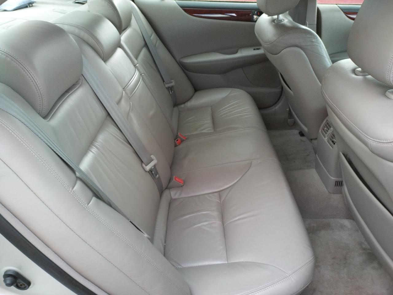 Photo 6 from auction – 2003 LEXUS ES 300 with VIN JTHBF30G530115248