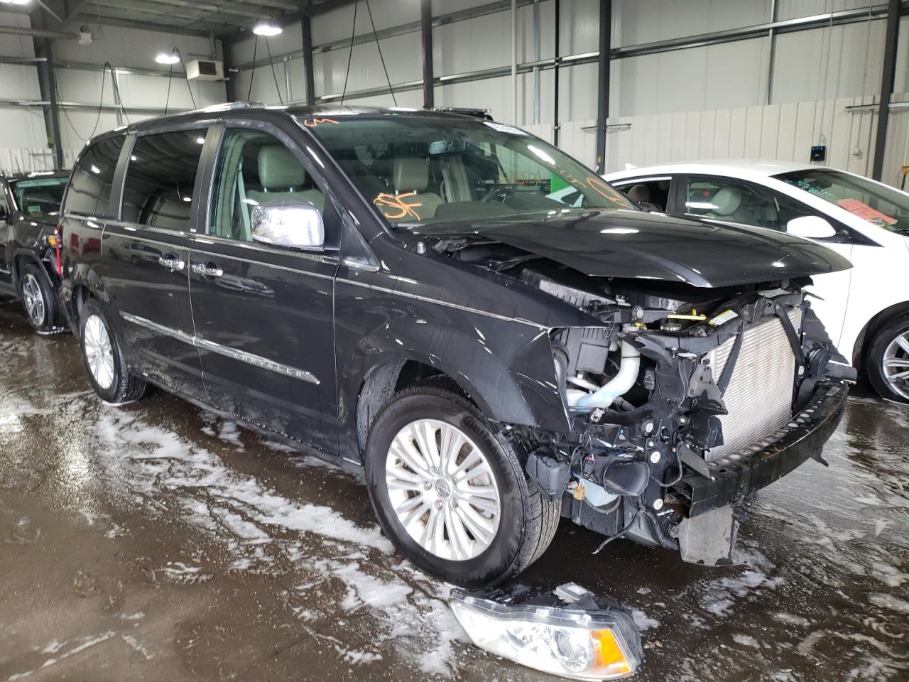 CHRYSLER TOWN & COU 2012 with VIN 2C4RC1GG6CR135596 - Photo from auction