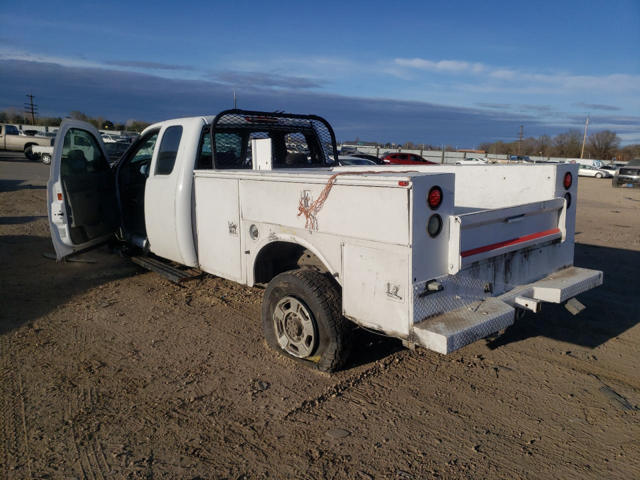 Photo 3 from auction – 2011 CHEVROLET SILVERADO with VIN 1GB2KVCG3BZ350105