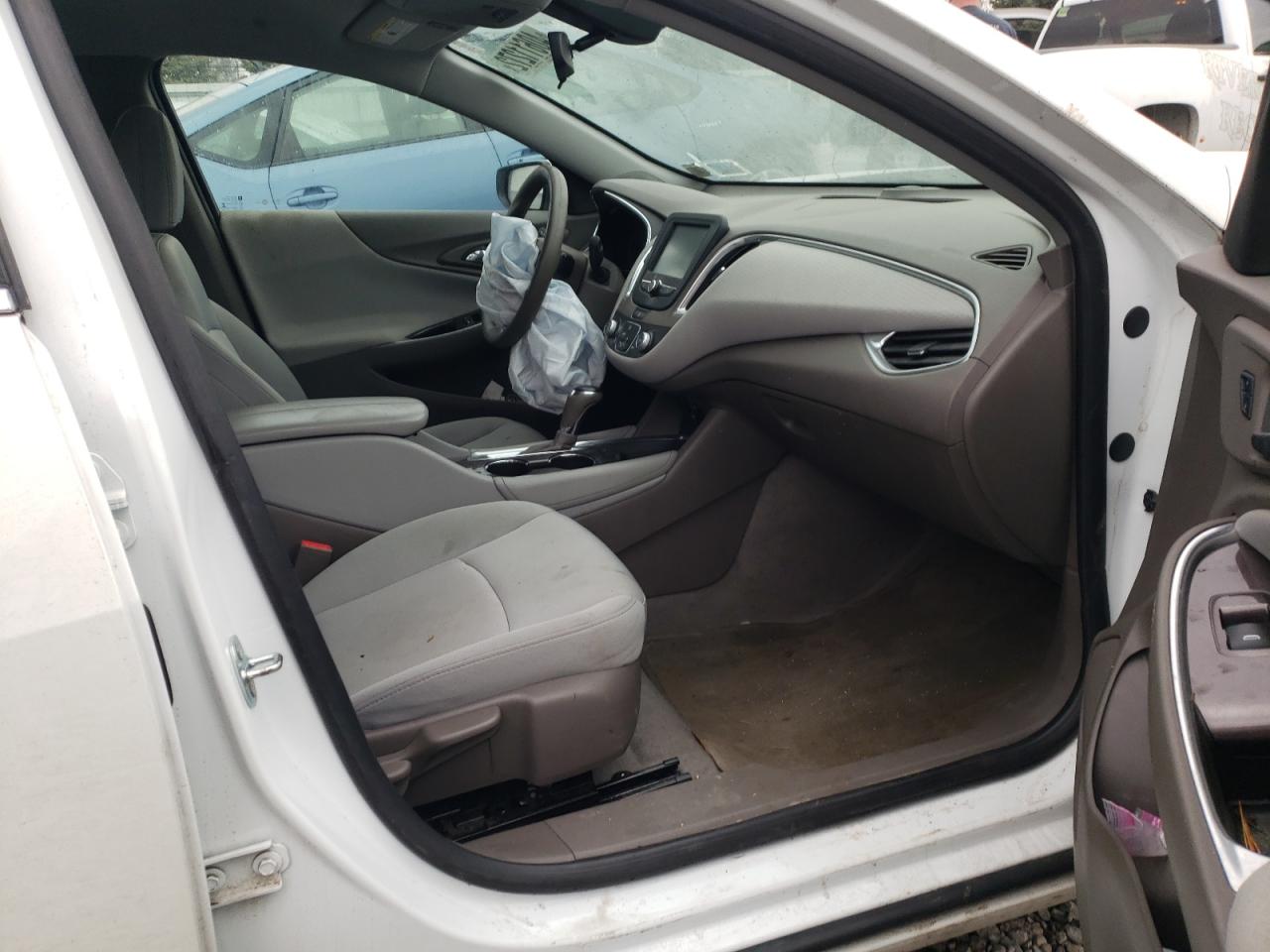 Photo 5 from auction – 2016 CHEVROLET MALIBU LT with VIN 1G1ZE5ST6GF304611