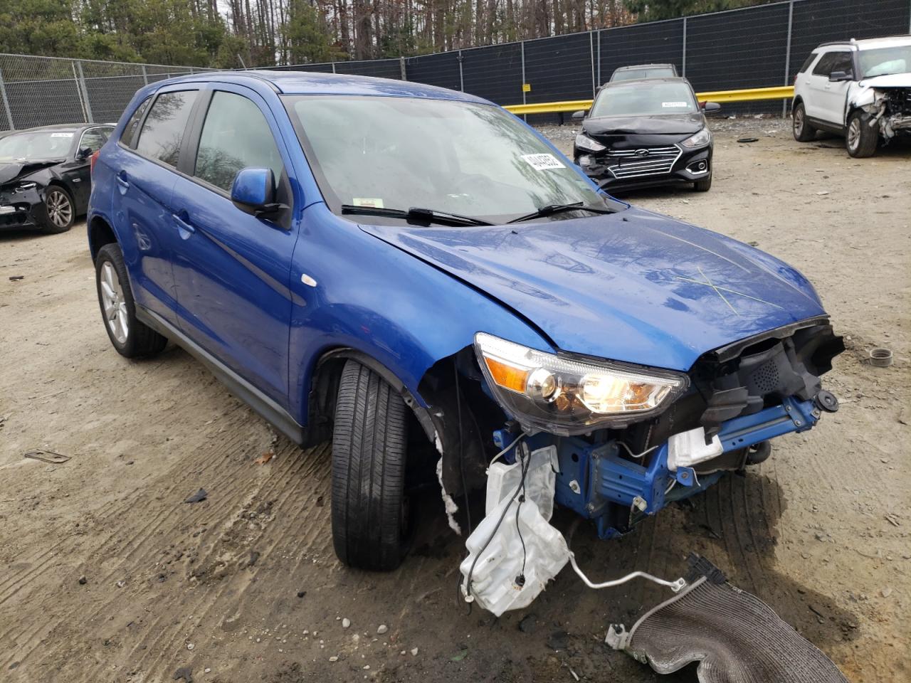 MITSUBISHI OUTLANDER 2015 z numerem VIN 4A4AP3AU0FE052705 - Zdjęcie z aukcji