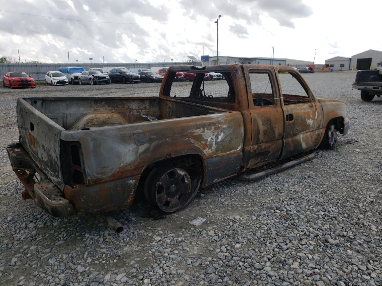 Photo 4 from auction – 2004 CHEVROLET SILVERADO with VIN 1GCEK19T54E210671