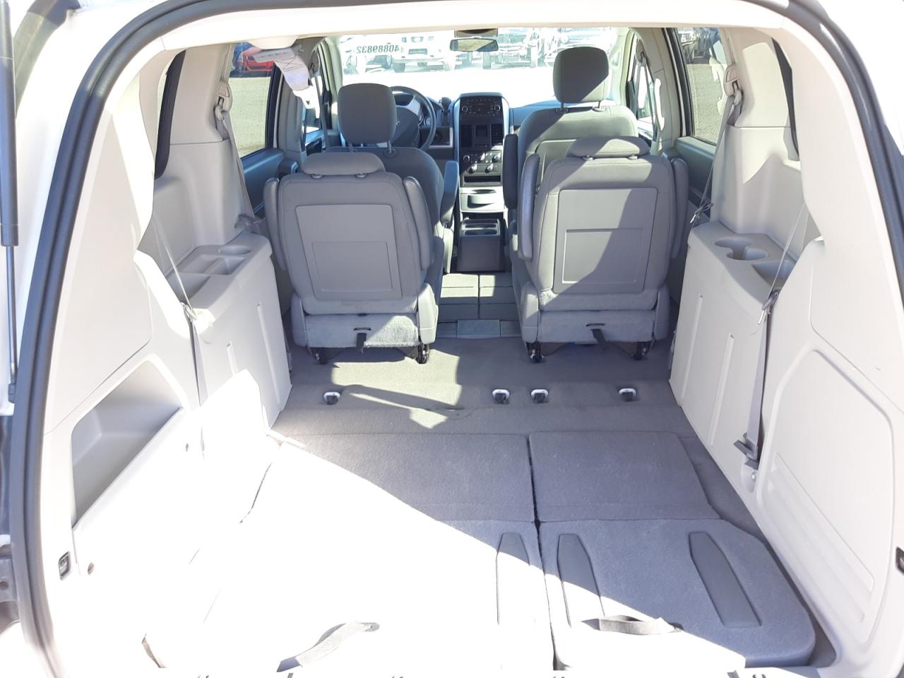 Photo 9 from auction – 2010 DODGE GRAND CARA with VIN 2D4RN5D18AR140218