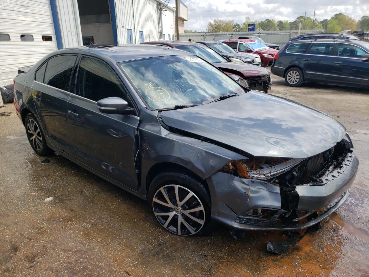 VOLKSWAGEN JETTA SE 2017 with VIN 3VWDB7AJ3HM235347 - Photo from auction