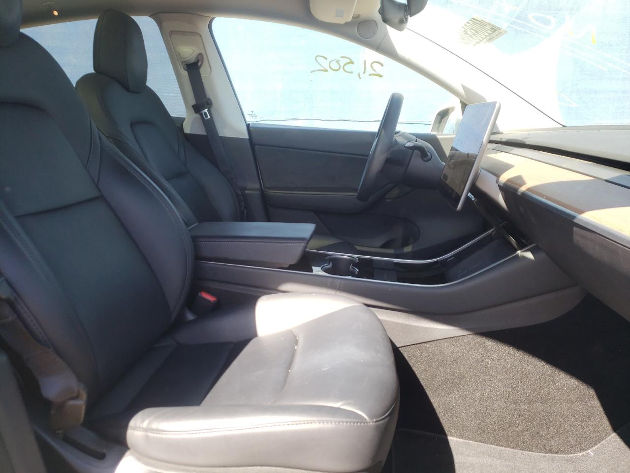 Photo 19 from auction – 2020 TESLA MODEL Y with VIN 5YJYGDEE3LF026477