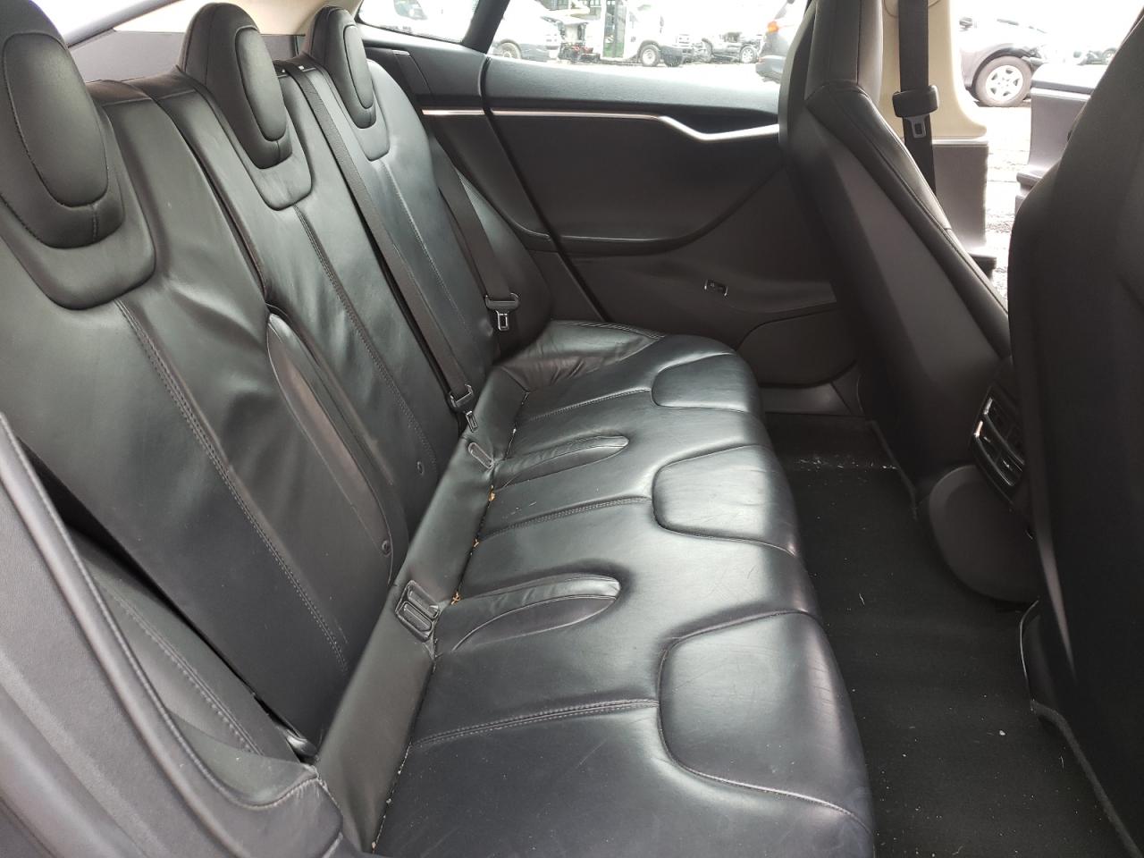 Photo 6 from auction – 2013 TESLA MODEL S with VIN 5YJSA1CN2DFP08082