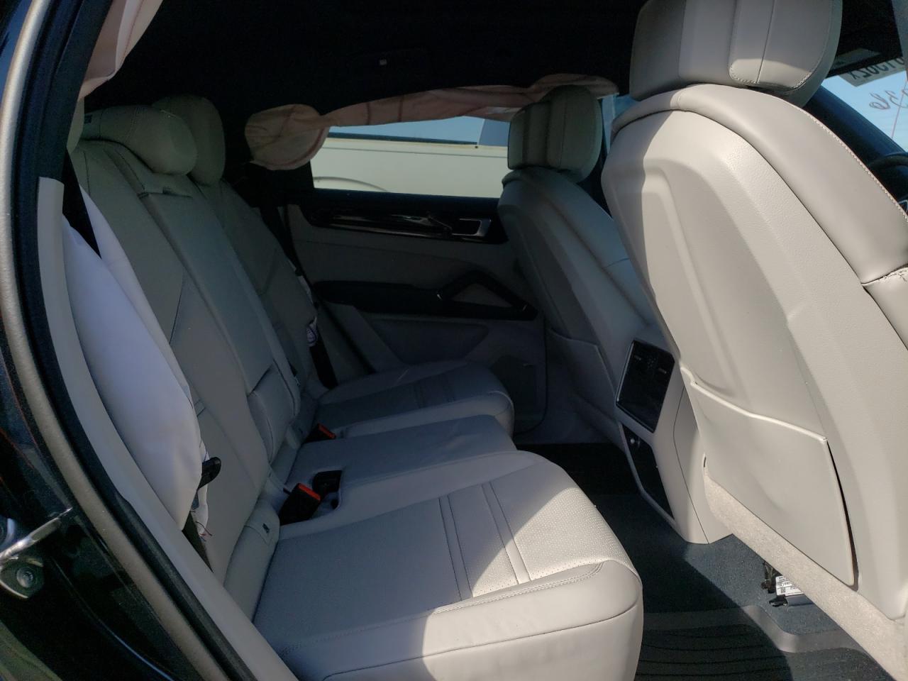 Photo 6 from auction – 2021 PORSCHE CAYENNE CO with VIN WP1BA2AY1MDA40736