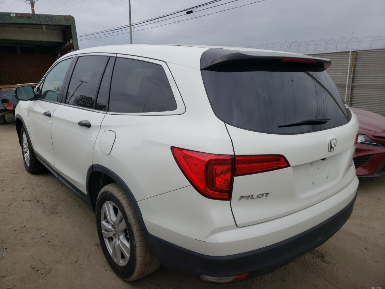 Photo 3 from auction – 2017 HONDA PILOT LX with VIN 5FNYF5H14HB044639