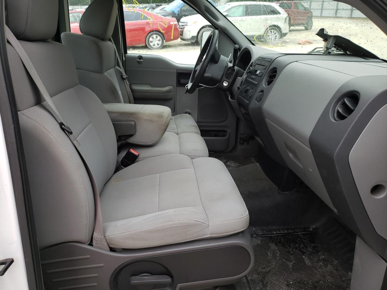 Photo 5 from auction – 2005 FORD F150 with VIN 1FTRF12W05NB12448