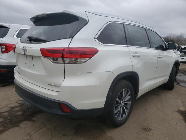 Photo 4 from auction – 2017 TOYOTA HIGHLANDER with VIN 5TDJZRFHXHS438836