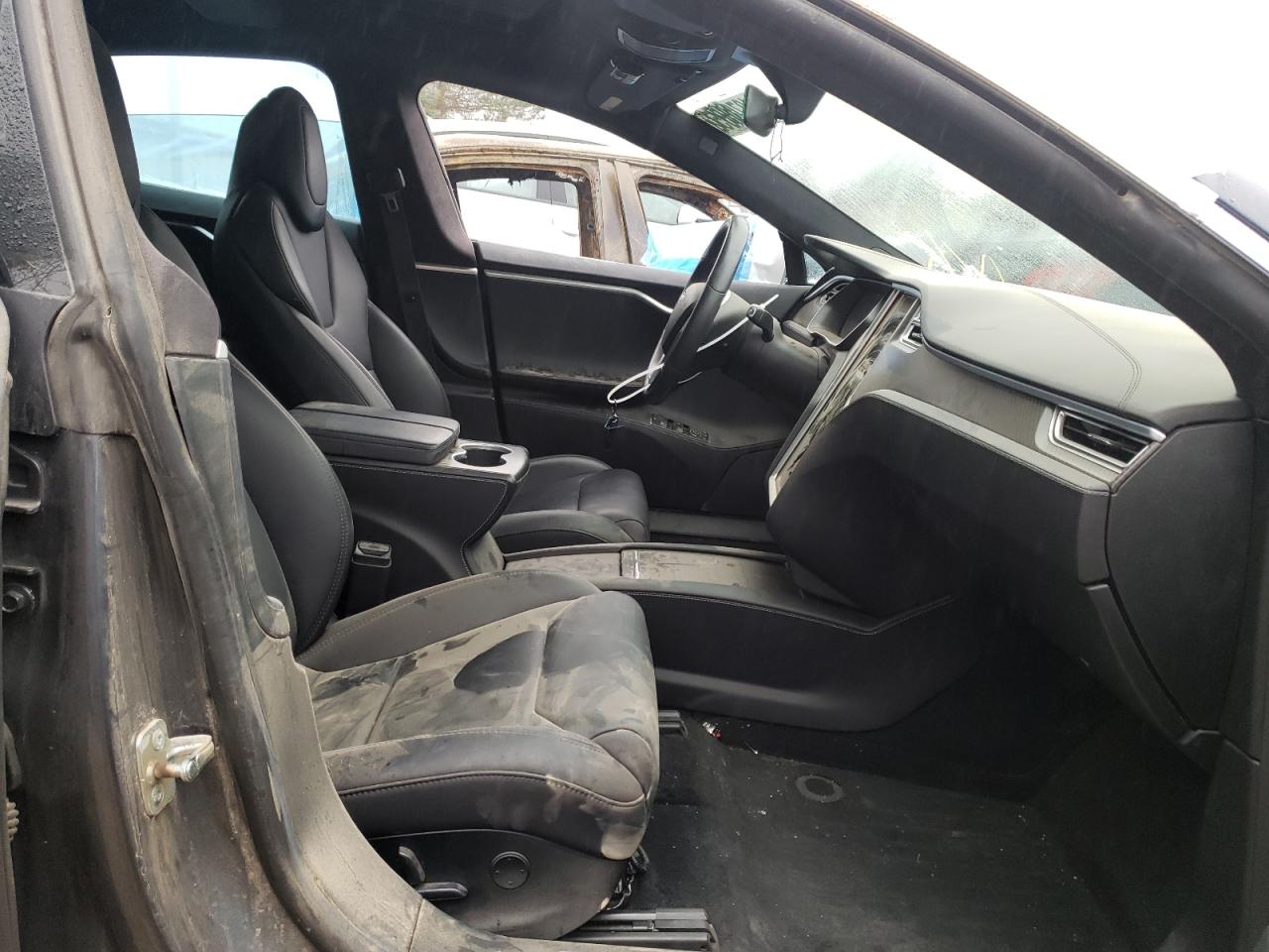 Photo 5 from auction – 2018 TESLA MODEL S with VIN 5YJSA1E26JF244101