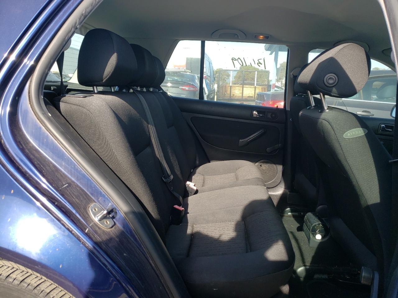 Photo 6 from auction – 2002 VOLKSWAGEN GOLF with VIN 9BWFK61J924046622