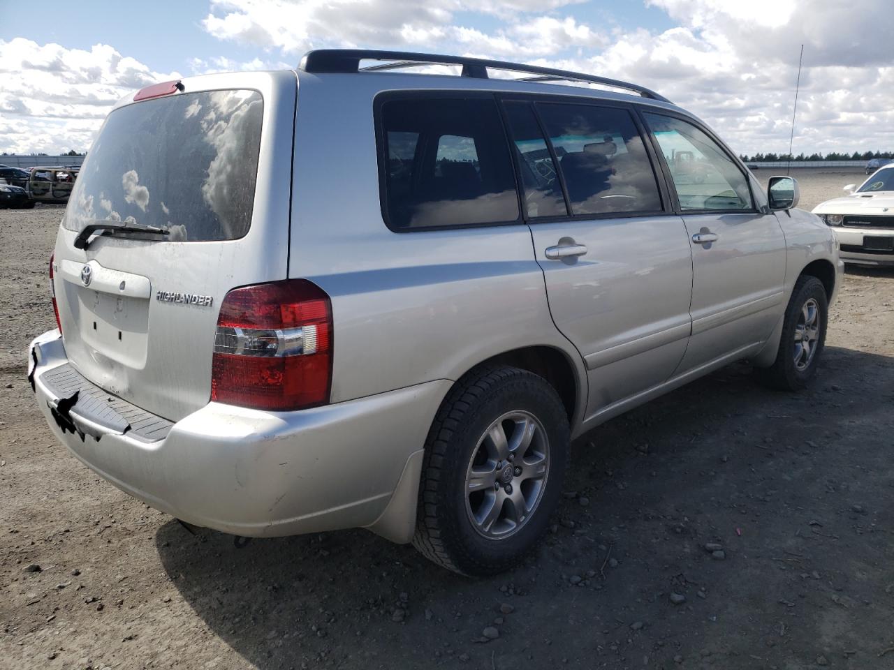 Photo 4 from auction – 2005 TOYOTA HIGHLANDER with VIN JTEDD21A750120440
