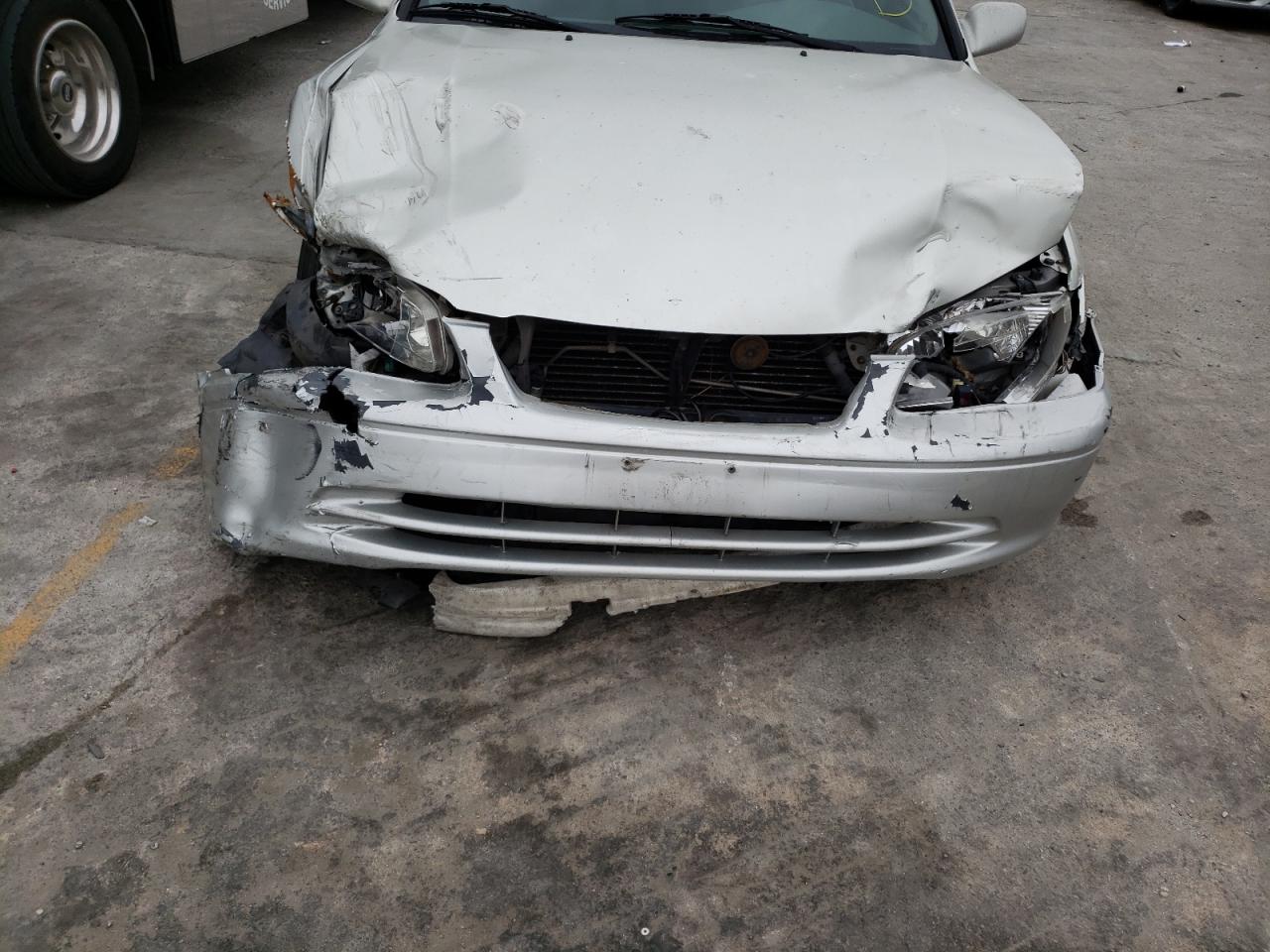 Photo 9 from auction – 2000 TOYOTA CAMRY CE with VIN 4T1BG28K5YU649279