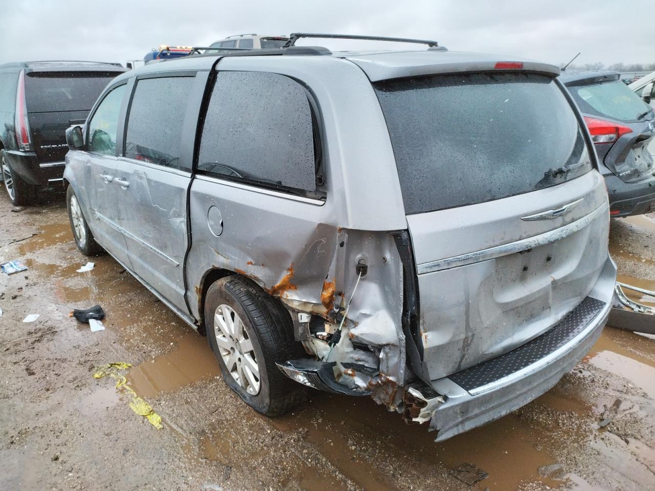 Photo 3 from auction – 2013 CHRYSLER TOWN & COU with VIN 2C4RC1BG9DR604432