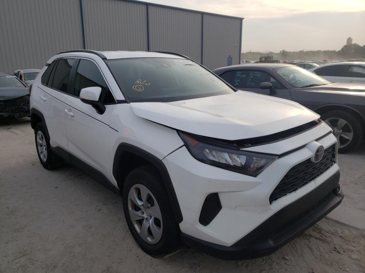 TOYOTA RAV4 LE 2019 with VIN 2T3K1RFV4KC033127 - Photo from auction