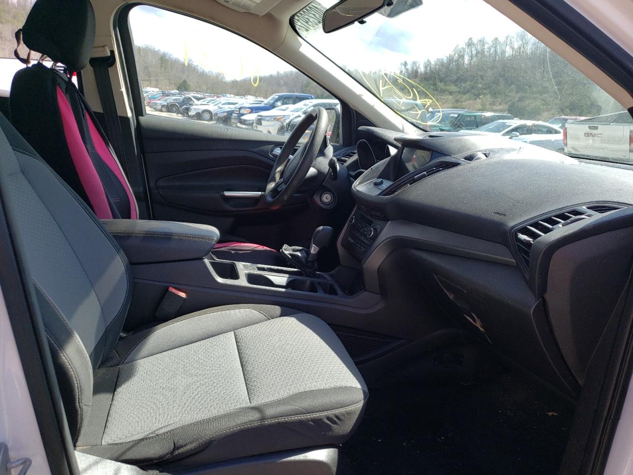 Photo 5 from auction – 2017 FORD ESCAPE SE with VIN 1FMCU9GD8HUC76103