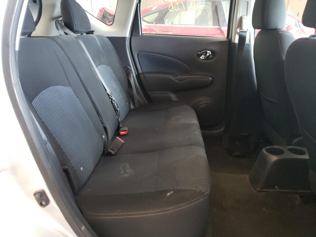 Photo 6 from auction – 2015 NISSAN VERSA NOTE with VIN 3N1CE2CP8FL440677