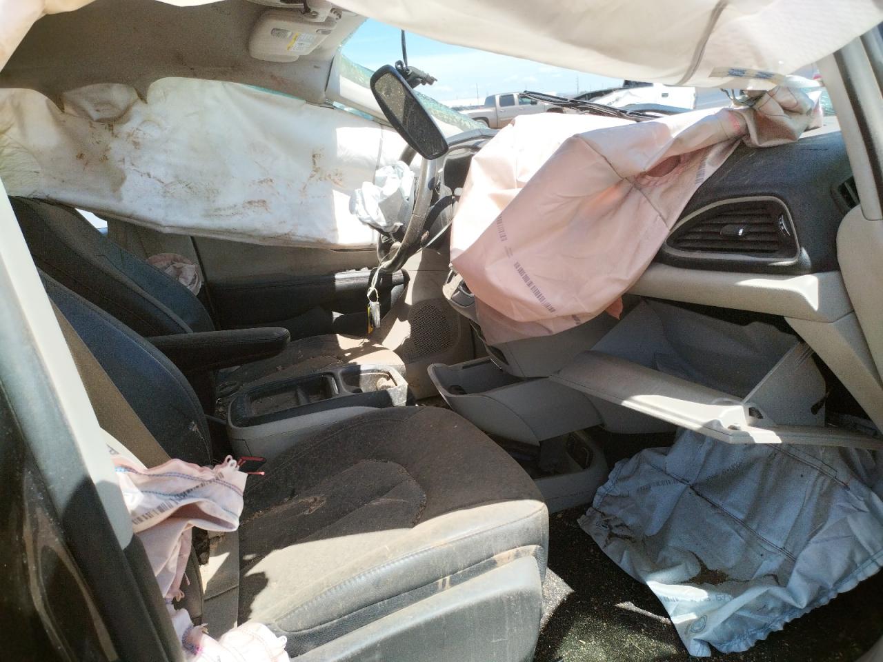 Photo 5 from auction – 2020 CHRYSLER PACIFICA T with VIN 2C4RC1BG5LR182092
