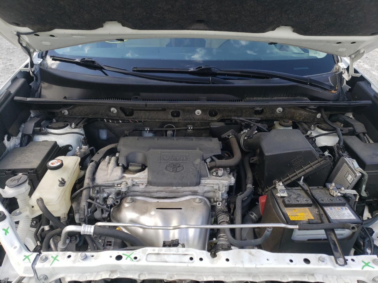 Photo 7 from auction – 2017 TOYOTA RAV4 XLE with VIN JTMWFREV4HJ143315
