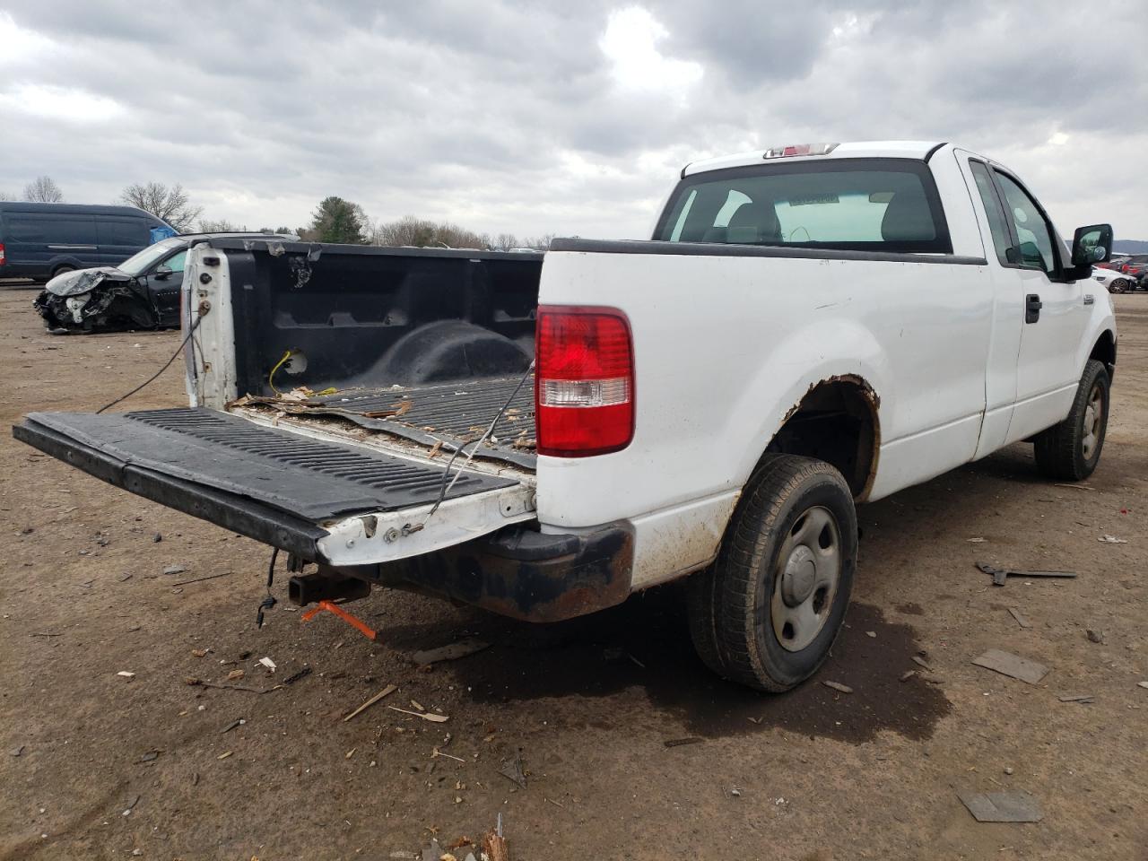 Photo 4 from auction – 2005 FORD F150 with VIN 1FTRF14W35NB09430