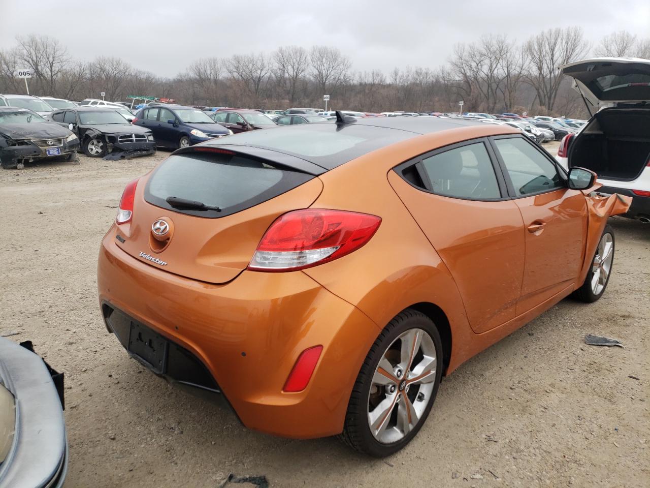 صورة رقم 4 من المزاد - 2016 HYUNDAI VELOSTER مع VIN KMHTC6AD0GU287007