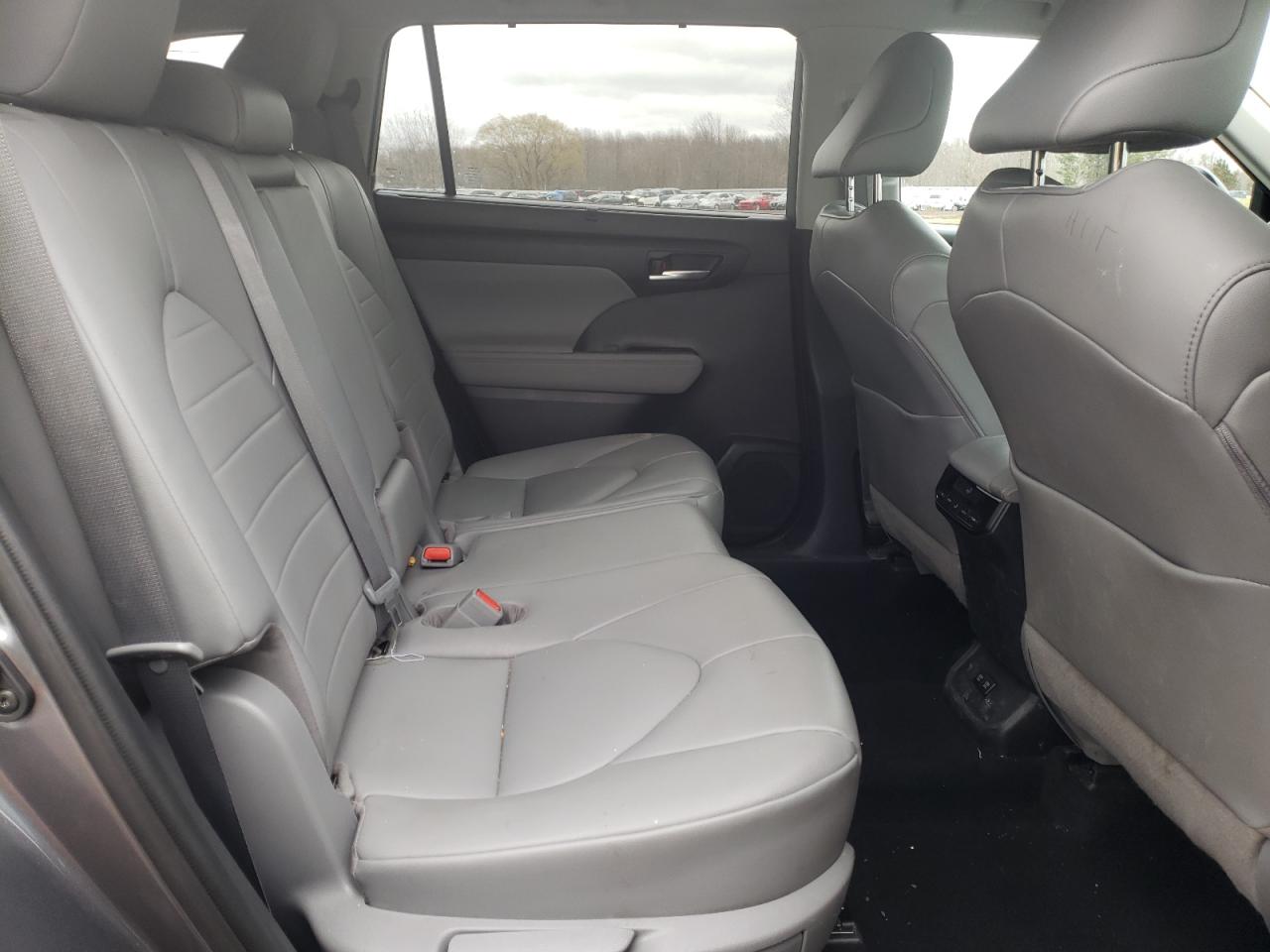 Photo 6 from auction – 2020 TOYOTA HIGHLANDER with VIN 5TDGBRCH2LS513993