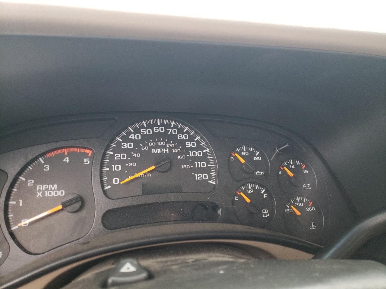 Photo 8 from auction – 2005 CHEVROLET SILVERADO with VIN 1GCHK23205F881986