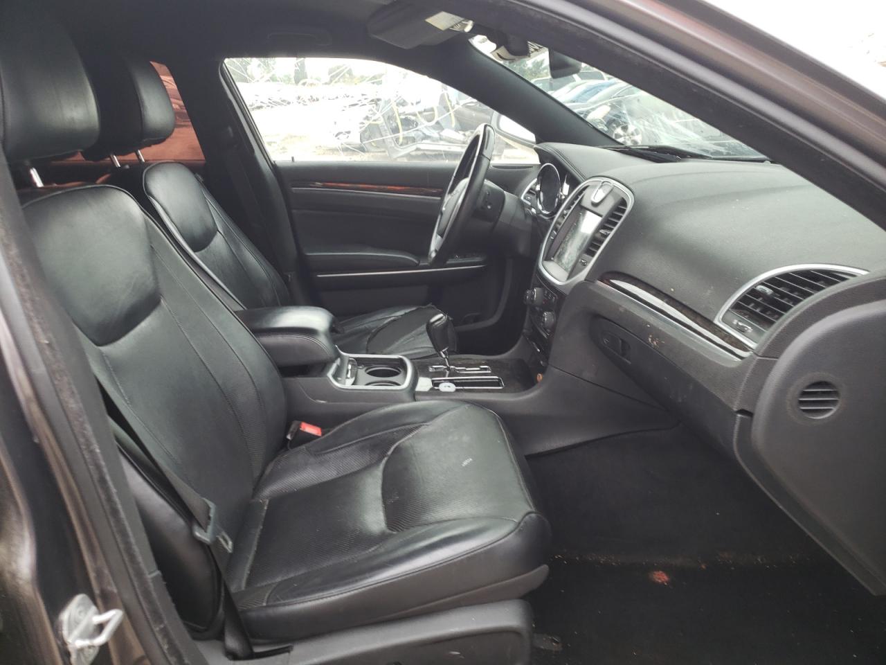 Photo 5 from auction – 2014 CHRYSLER 300C with VIN 2C3CCAET3EH117995