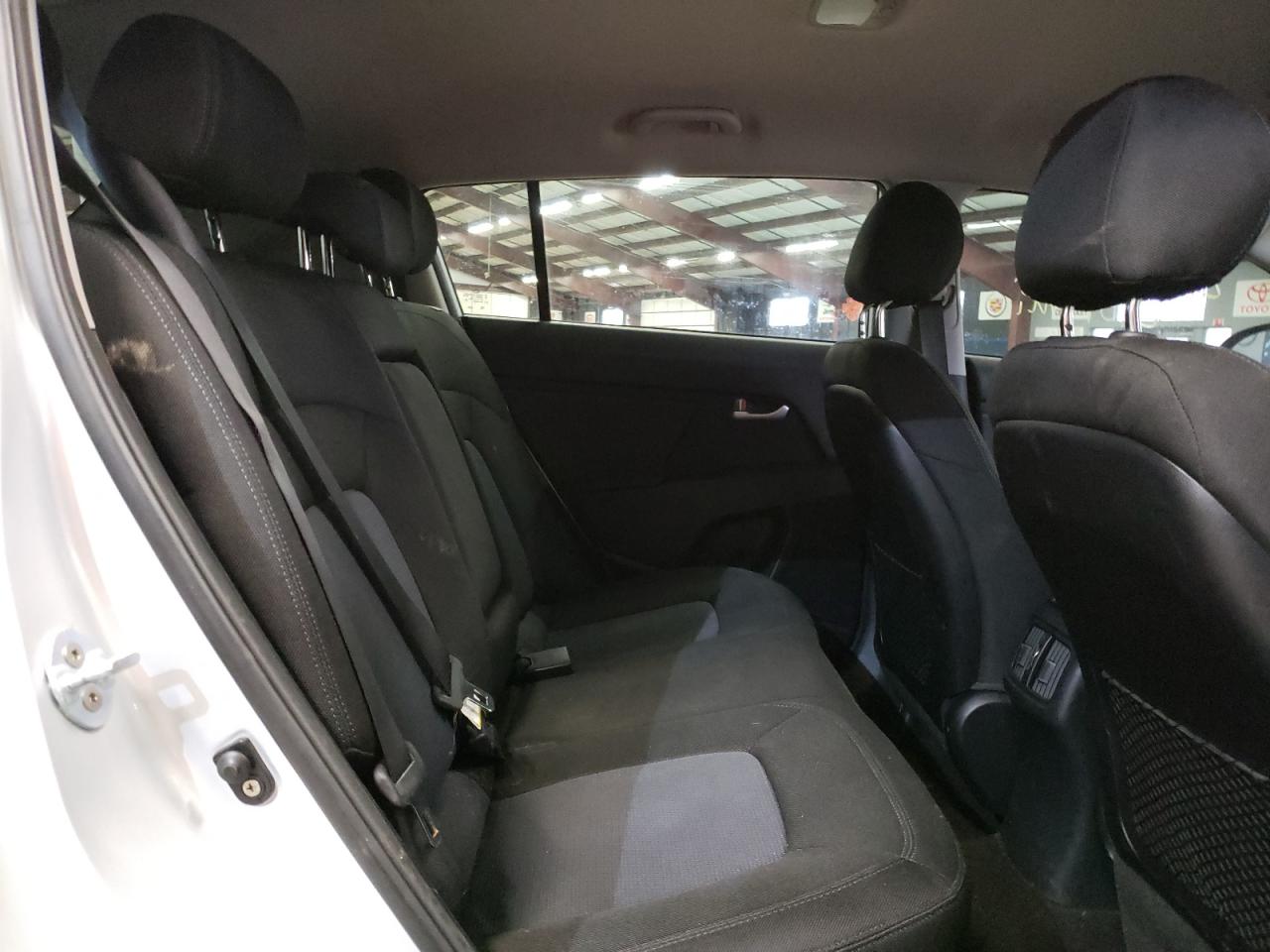 Photo 6 from auction – 2016 KIA SPORTAGE L with VIN KNDPBCAC8G7879302