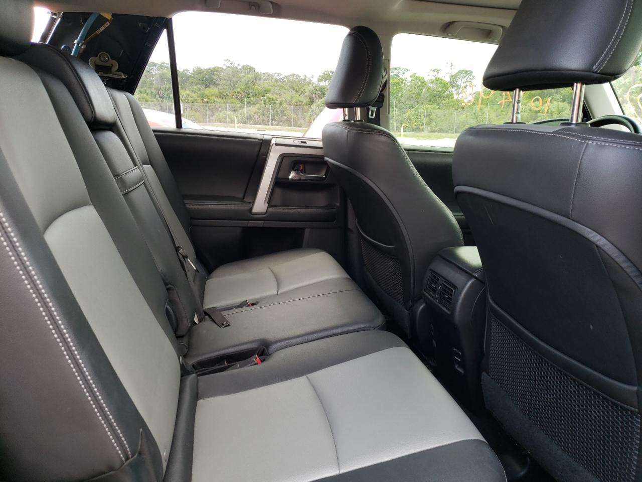 Photo 6 from auction – 2014 TOYOTA 4RUNNER SR with VIN JTEBU5JR5E5188687