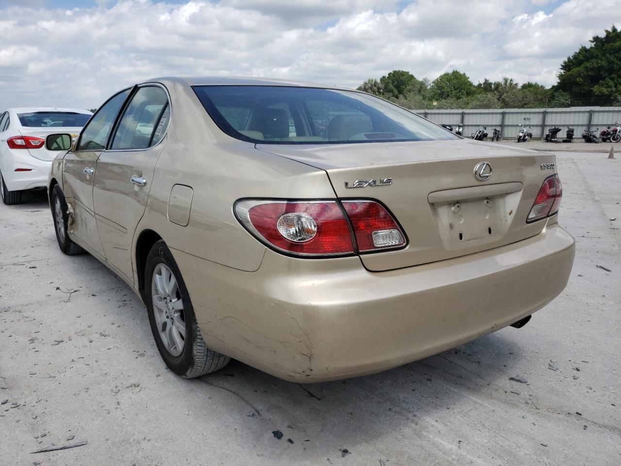 Photo 3 from auction – 2003 LEXUS ES 300 with VIN JTHBF30G636004706